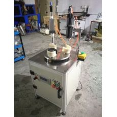 打膠機(jī)、喇叭涂膠機(jī)、涂膠機(jī)，三工位涂膠機(jī)，涂膠壓蓋一體機(jī)