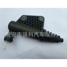 離合器分泵制動(dòng)分泵鈴木雨燕天語(yǔ)SX4羚羊奧拓23820-77JA1