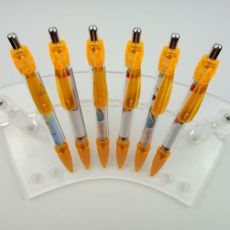 水滴掛鉤拉畫(huà)筆 廣告促銷筆 紙的尺寸：18*6.8