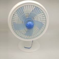 多功能家車兩用車載搖頭調(diào)速?zèng)_電臺式夾式風(fēng)扇